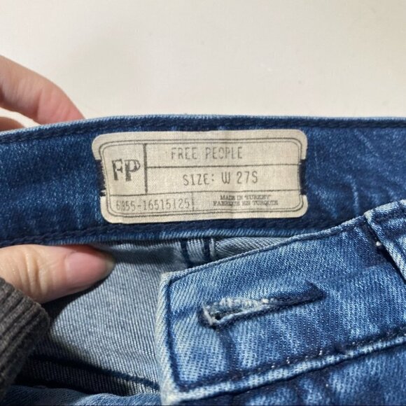Free People Distressed Blue Denim Skinny Jeans SHORT Size 27 - Picture 5 of 6
